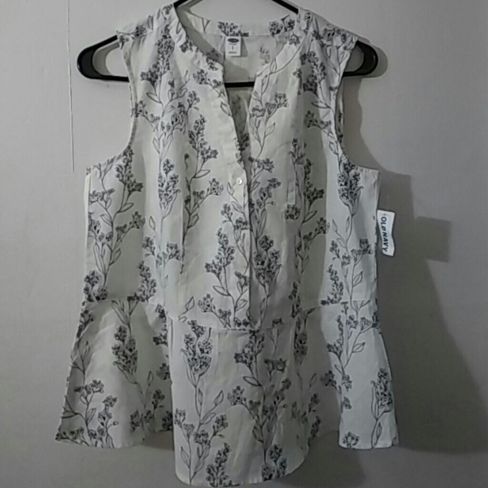 NWT Old Navy Sleeveless Blouse Size S